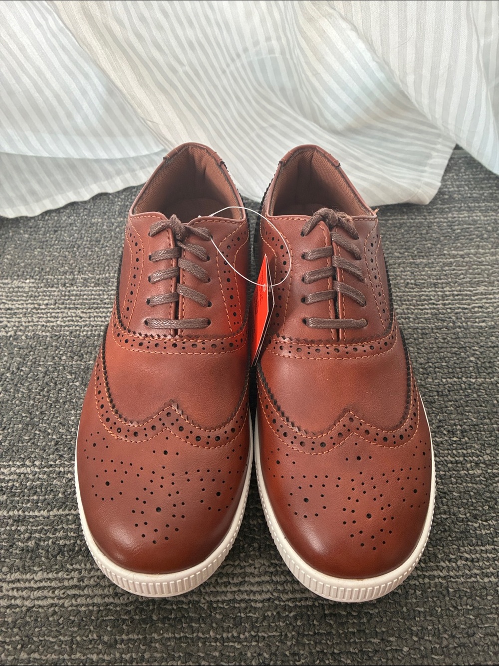 NWT Deer Stags Boys Brown Wingtip Lace-Up Casual Dress Shoes Sizep